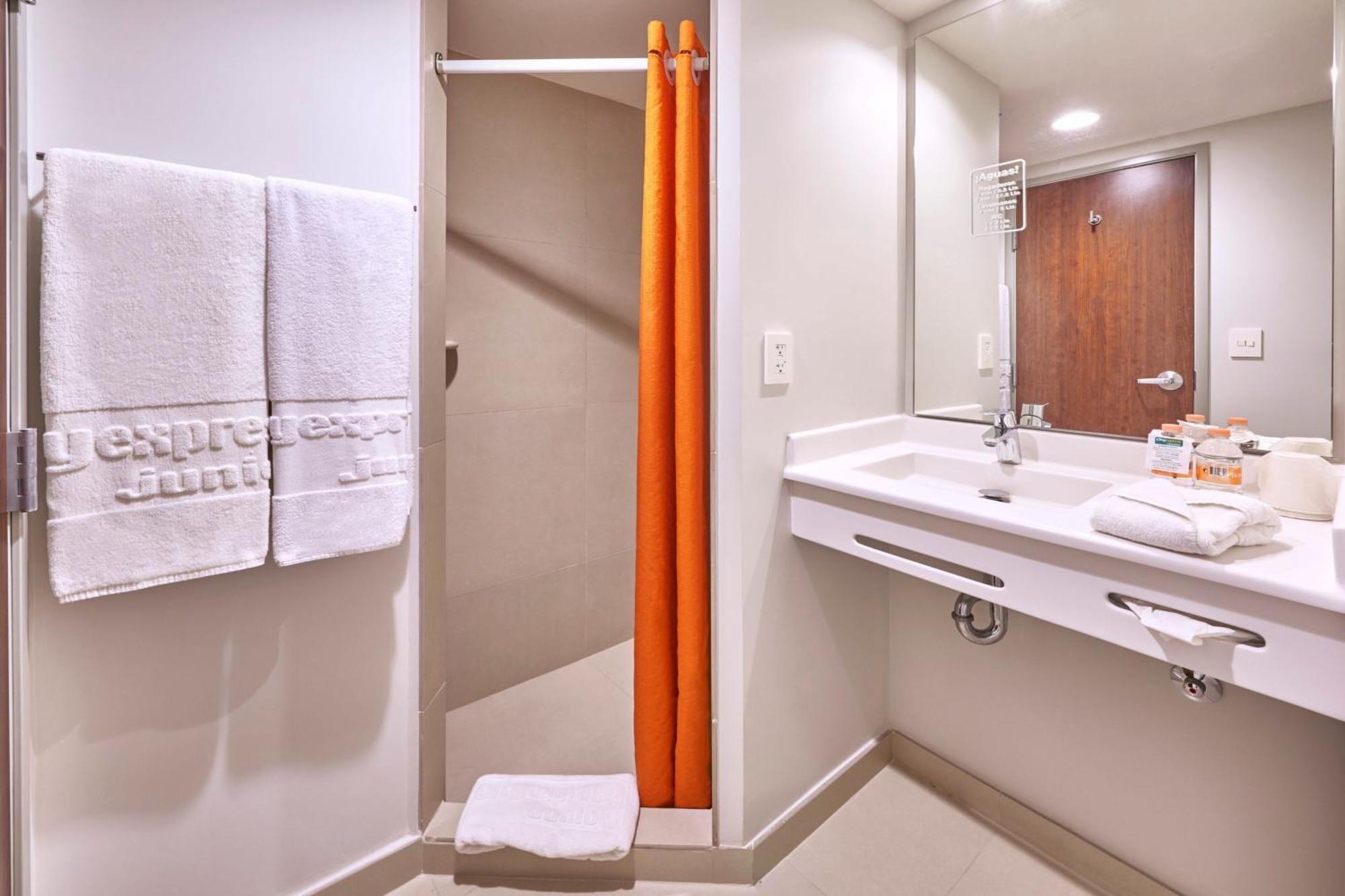 City Express Junior By Marriott Ciudad De Mexico Sullivan Экстерьер фото