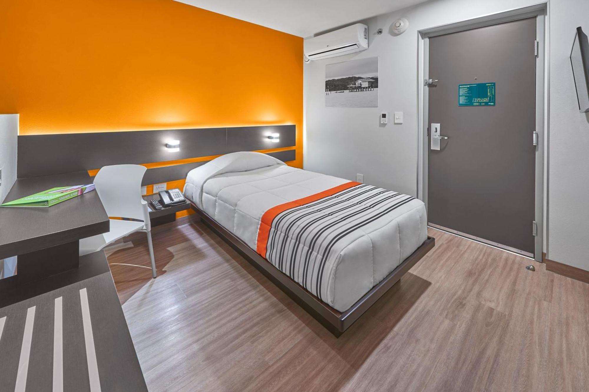 City Express Junior By Marriott Ciudad De Mexico Sullivan Экстерьер фото